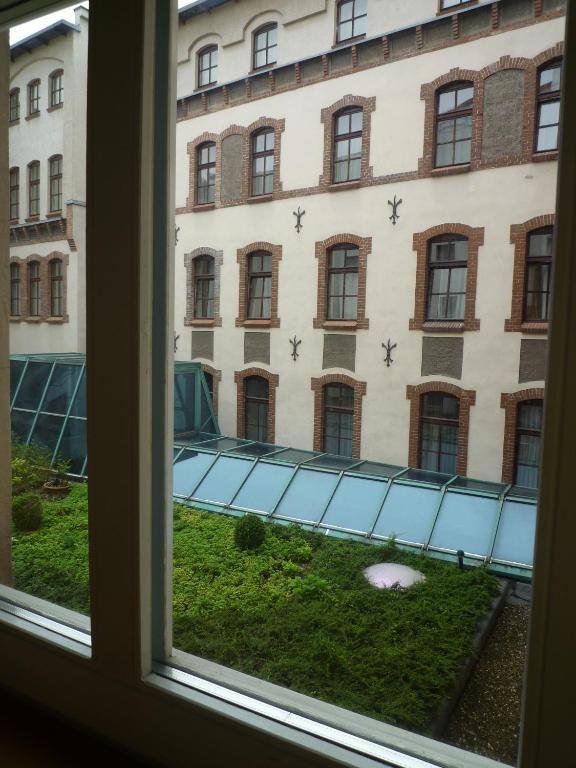 Academus Pub & Guest House Вроцлав Номер фото
